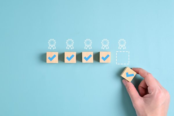 Comment choisir une assurance spécifique pour un éco-village ?