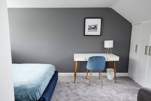 Quels sont les aspects juridiques à considérer lors de la conversion d'une maison en plusieurs appartements ?